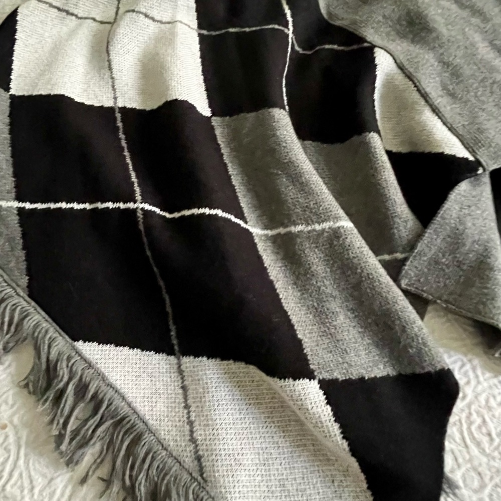L'AGENCE Jaclyn Argyle wool Blend Poncho/Cape - Picture 10 of 14